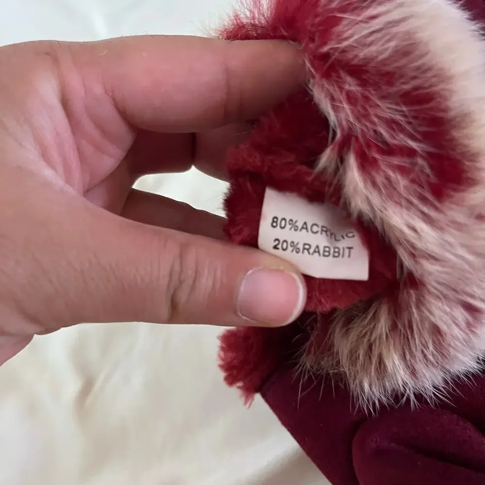 Unbranded gloves are